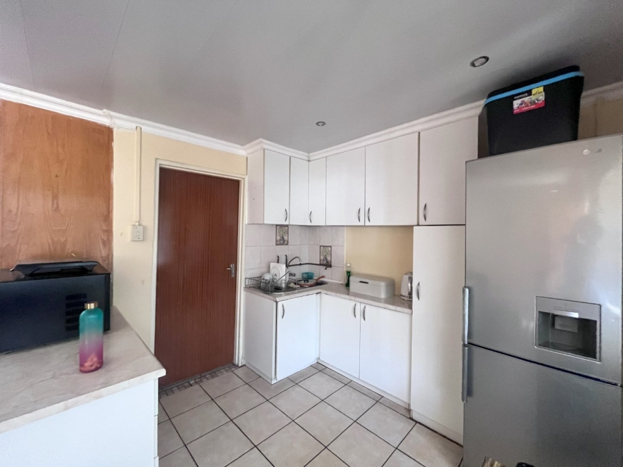4 Bedroom Property for Sale in Generaal De Wet Free State